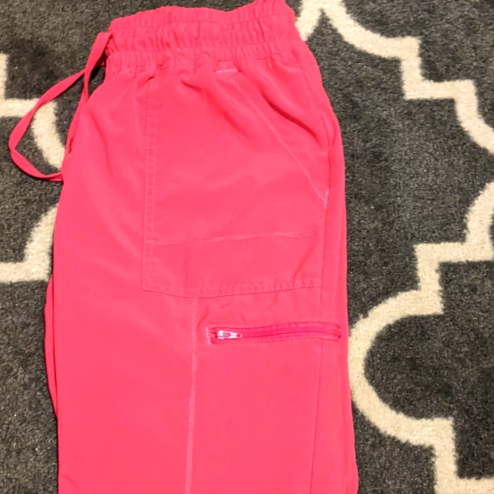 Scrub Star Small Hot Pink 💖